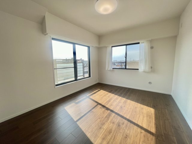 ルネ本山南の洋室|広々とした洋室です