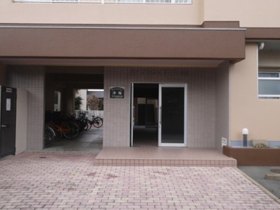 【エントランス】 | ライブタウン津福 B