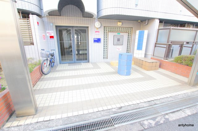 メゾンドソアレ　仲介手数料無料のエントランス