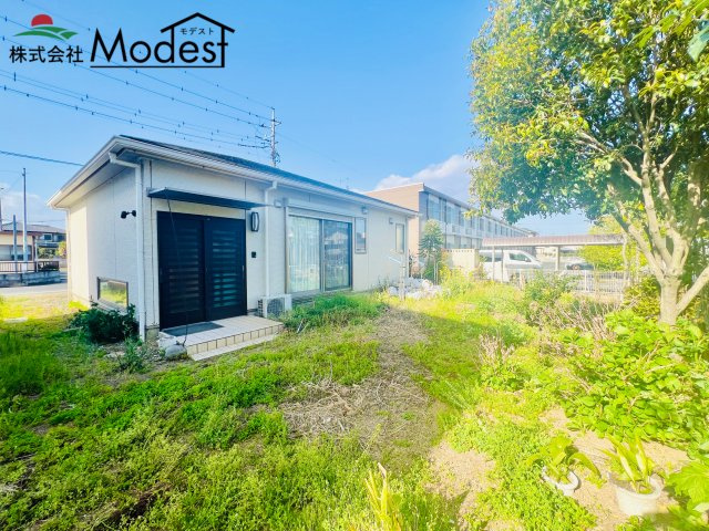伊勢崎市宮子町中古住宅の外観|年中無休で平日の仕事終わり夜２０時まで受付可能です。
事前のご予約がオススメです。お気軽にお問い合わせください。