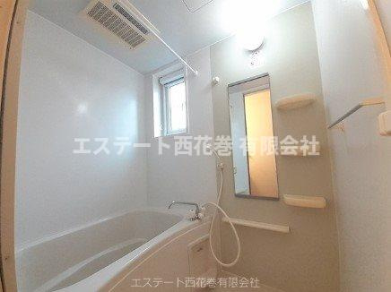 バーミィハウス Ｂの浴室|窓有り、追焚風呂