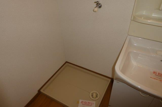 倉敷市徳芳のアパートのその他|洗濯機置き場