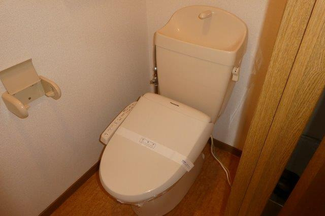 倉敷市徳芳のアパートのトイレ|ウォシュレット