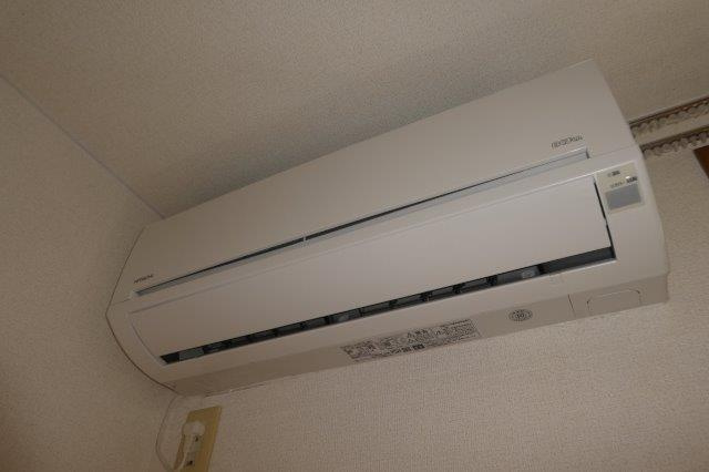 倉敷市徳芳のアパートの設備|エアコン