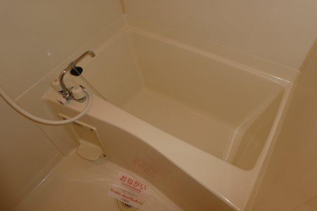 倉敷市徳芳のアパートの浴室