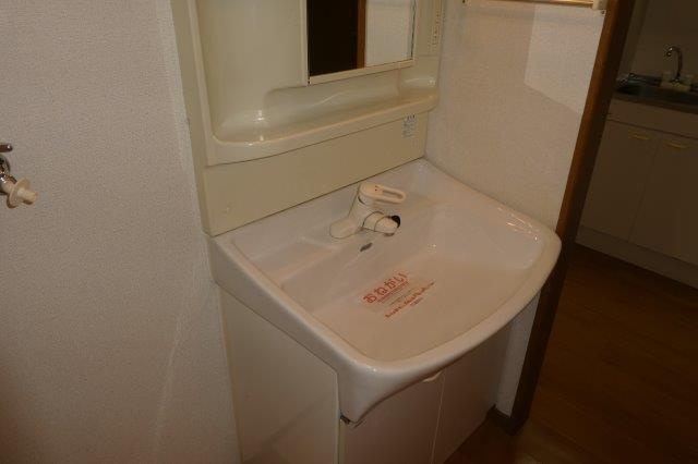 倉敷市徳芳のアパートの独立洗面台
