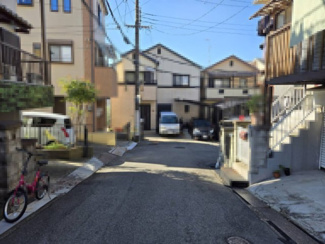 【前面道路含む現地写真】