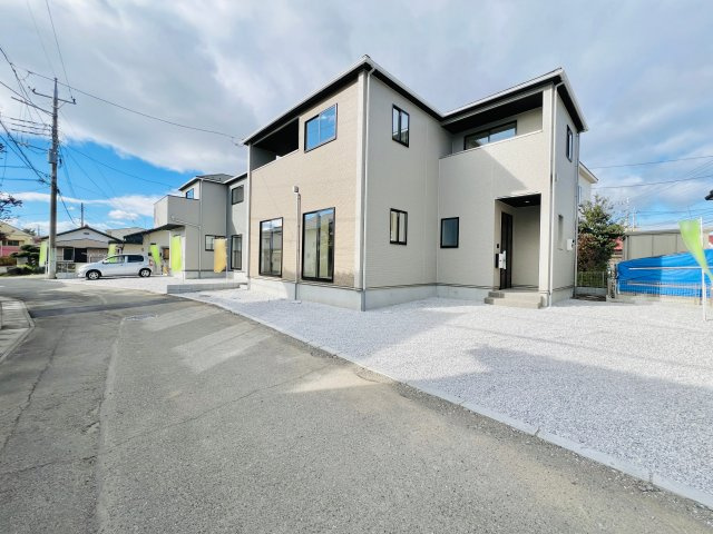 高崎市貝沢町の前面道路含む現地写真|閑静な住宅街で駐車も楽々◎