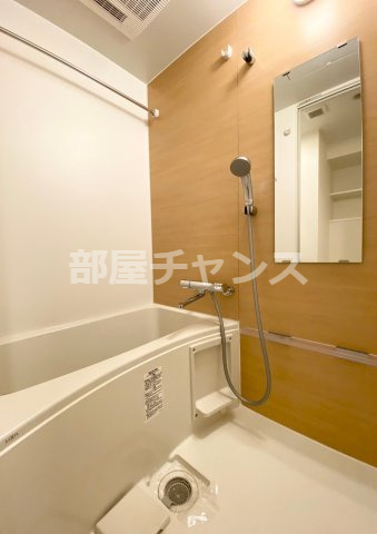 ルーエ今池の浴室