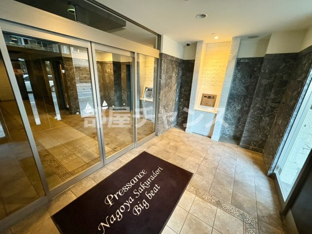 プレサンスNAGOYA桜通ビッグビートのエントランス