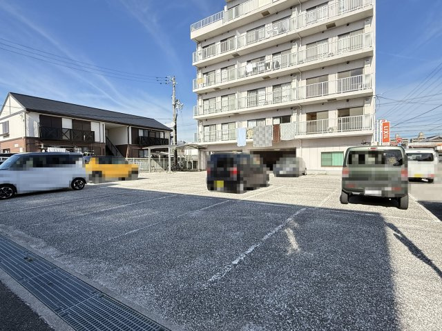 グランリーオの駐車場