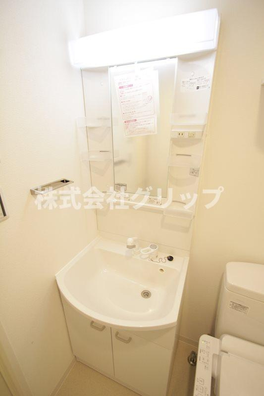 クラリッサ横浜フロードの独立洗面台