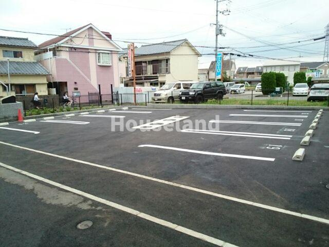 シャン・ノールⅩⅥの駐車場