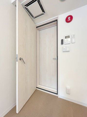 「防音マンション」ハーモニーグラシア大山の内装|防音の象徴の2重扉！
