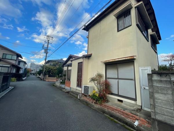 和歌山市小倉　中古戸建の前面道路含む現地写真