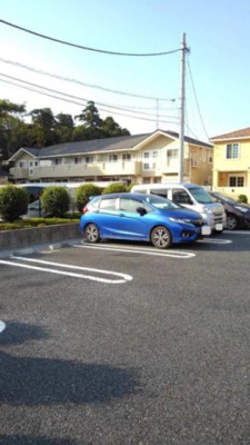 【駐車場】 | フランシーズコートD | カースペースがあります