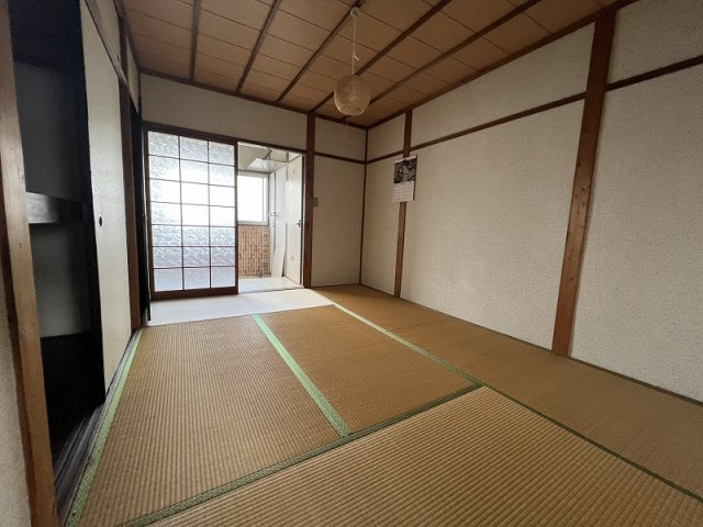 葛城市八川のアパートの和室