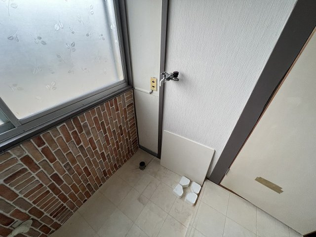 葛城市八川のアパートのバルコニー