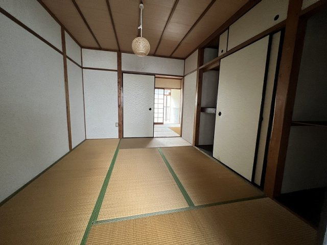 葛城市八川のアパートの和室
