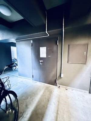 【その他共用部分】 | ビクトリアハイム三ノ輪 | ゴミステーションは駐輪場内にあります