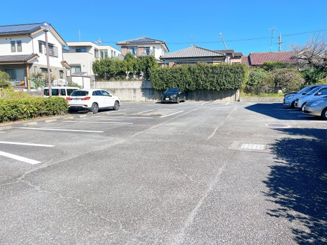 プレミールTの駐車場