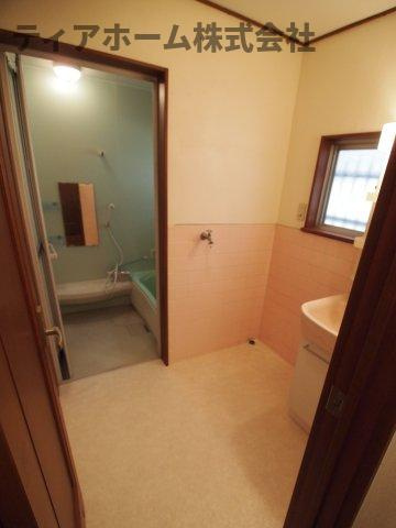 香芝市関屋戸建の洗面所|広い洗面スペース