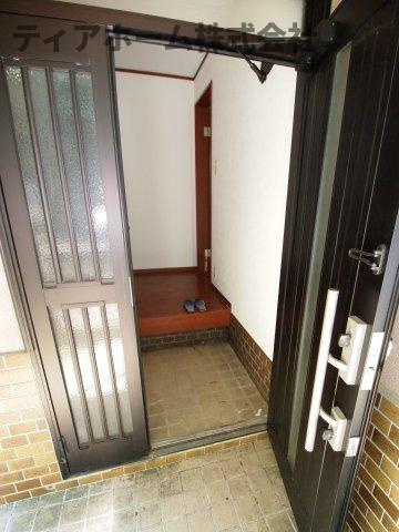 香芝市関屋戸建の玄関|シンプルで使いやすい玄関です