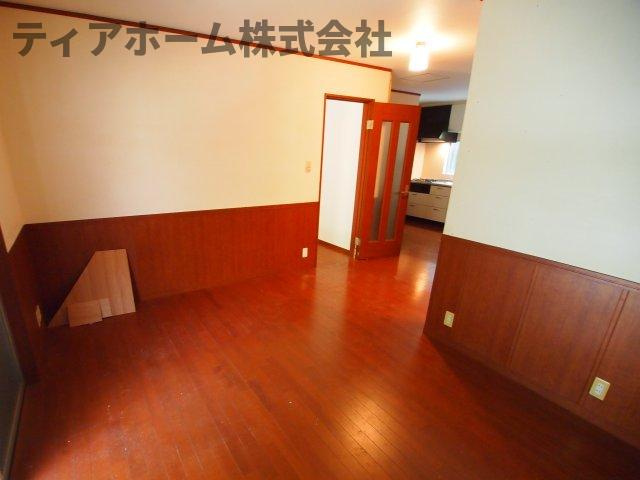 香芝市関屋戸建の居間・リビング|ゆったり過ごせる居間です