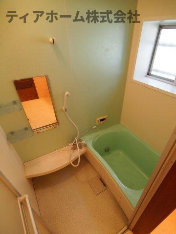 香芝市関屋戸建の浴室|日々の暮らしに欠かせないお風呂です