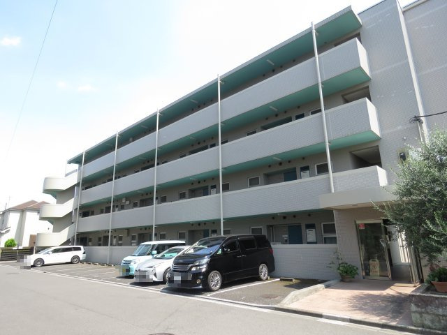 ゴールドクレストの外観