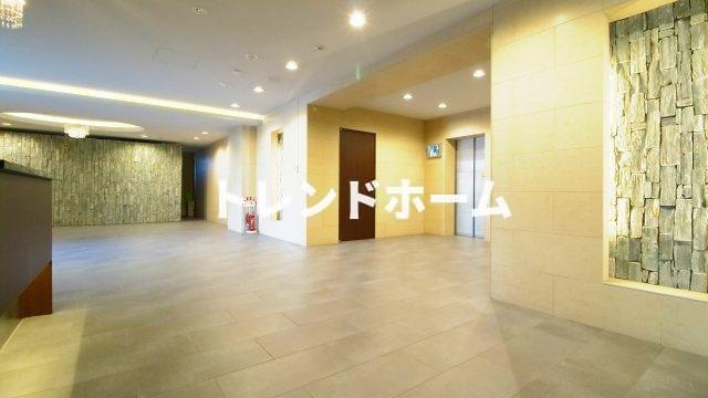 エステムプラザ難波WESTIIプレディアのエントランス|選べる家電プランあり！！