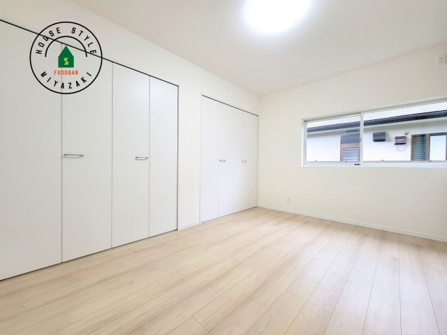 宮崎市清武町池田台2期-1棟（1号棟）の寝室|主寝室には収納力に優れたクローゼットがありますので、お部屋もすっきり片付きます。