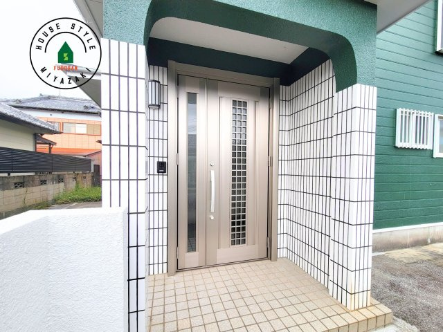 宮崎市清武町池田台2期-1棟（1号棟）の玄関|おでかけの時も帰った時も、「我が家」を最初に感じでもらえる素敵な空間に。