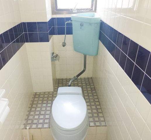坂出市加茂町売戸建のトイレ