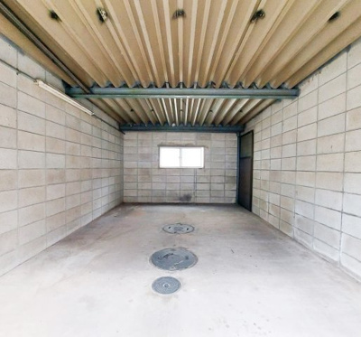 【設備】 | 坂出市加茂町売戸建 | 車庫内部