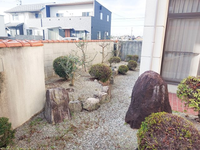 坂出市加茂町売戸建の庭