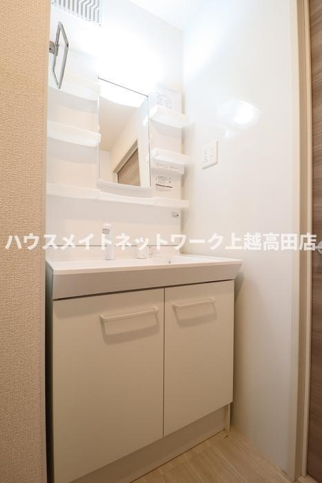 レガーロ潟町の独立洗面台|洗髪洗面化粧台
