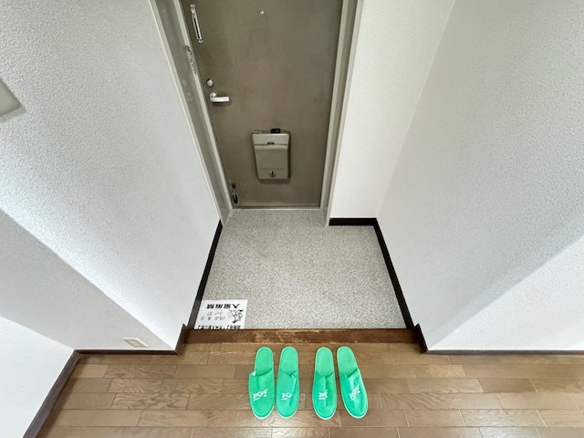 エスポワール岩湧の玄関