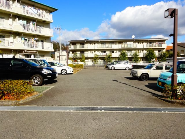 エスポワール岩湧の駐車場