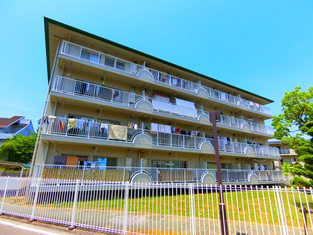 エスポワール岩湧の外観