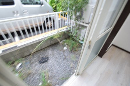 ケントピア本中山Bのバルコニー|南西向きのバルコニーです