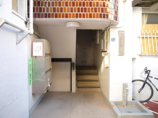 【エントランス】