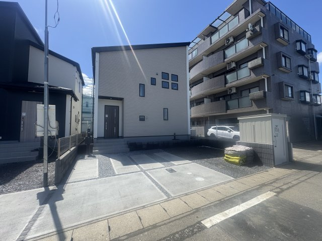 新築　太田市龍舞町6期　GRAFARE　１号棟の駐車場|現地写真　駐車スペースは並列3台分可能です！
