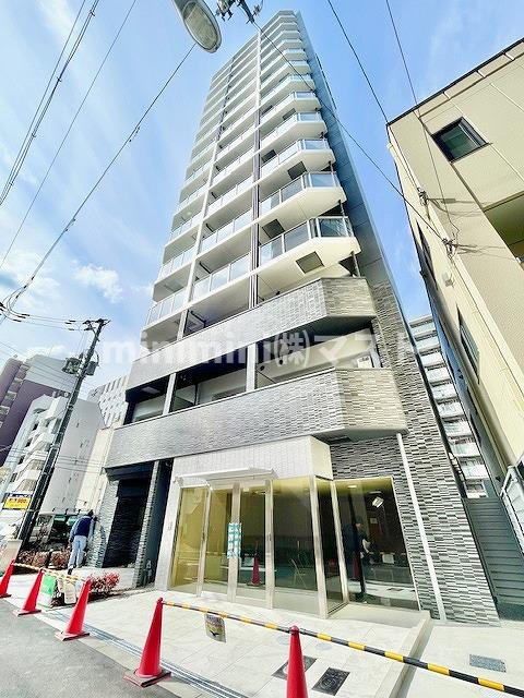 コンフォリア・リヴ新梅田の外観