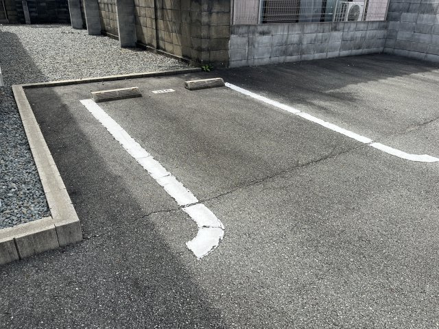 サントレーフルの駐車場