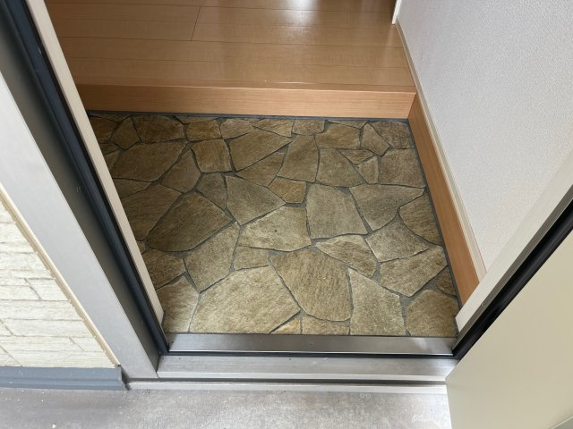 ジュネス清水の玄関