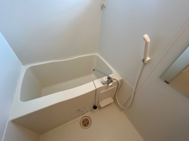 ジュネス清水の浴室