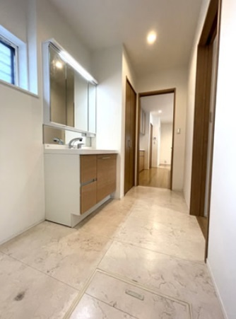 宇都宮市細谷町　戸建の独立洗面台