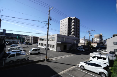 【展望】 | 【上質リノベ】藤和ハイタウン井口 | 【四季を感じる】
四季の移ろい・爽やかな青空や風を感じられ
自然を愉しめるパノラマビュー。
毎日の暮らしに余裕を感じさせてくれる、
遮る物の無い開放的な眺望を是非、ご堪能ください。
