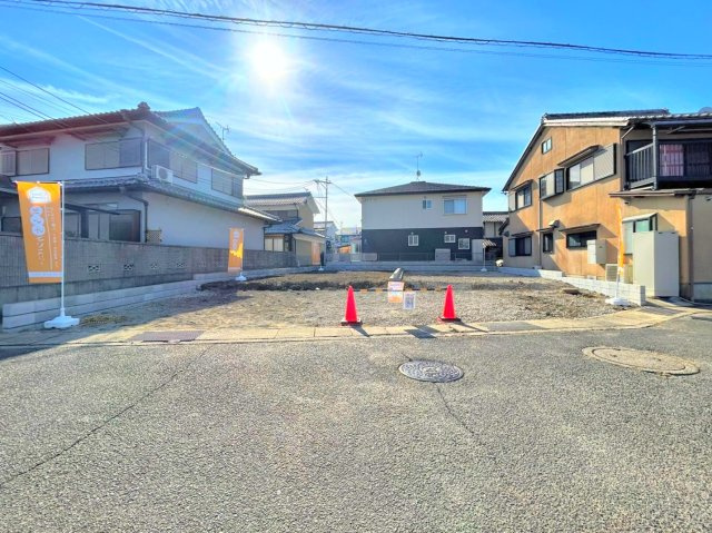 篠町野条イカノ辻北　２号棟の前面道路含む現地写真|（写真撮影2024年11月）